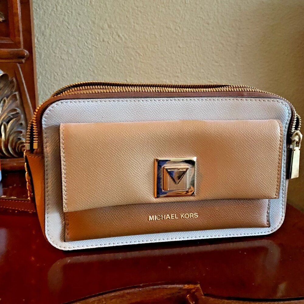 Michael Kors Handbag Purse Brown And Tan Leather Gold Women’s MK Logo